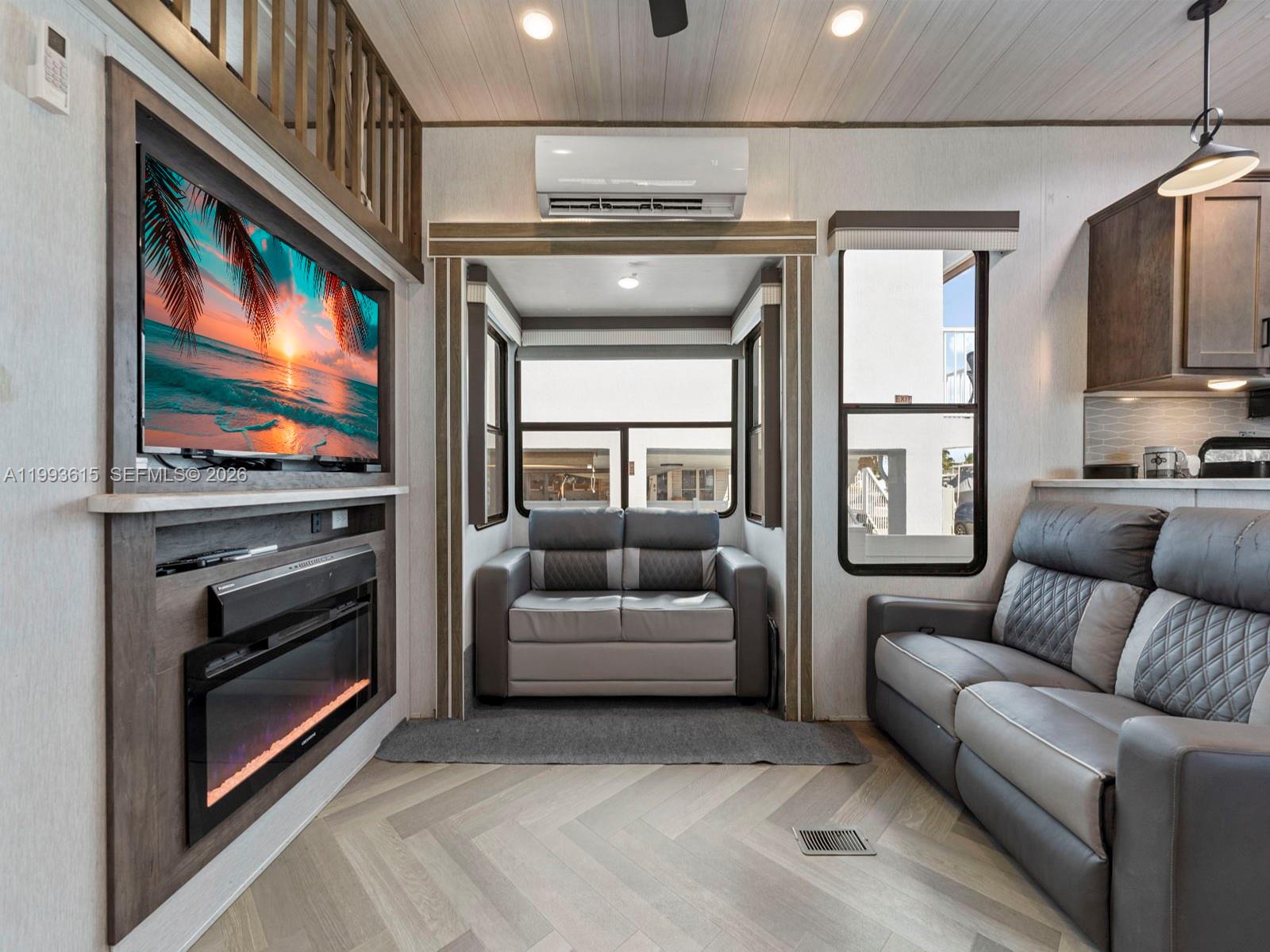 CALUSA CAMPGROUND - Residential