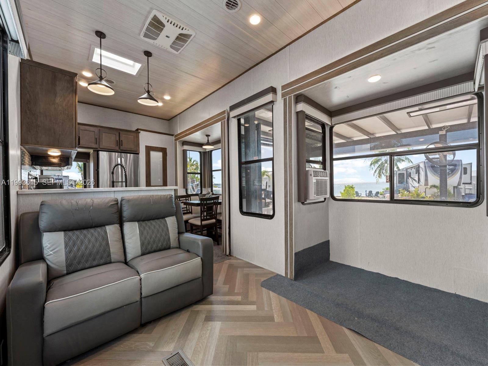 CALUSA CAMPGROUND - Residential