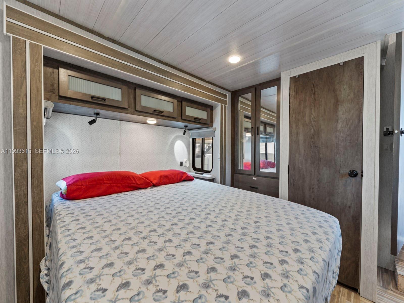 CALUSA CAMPGROUND - Residential