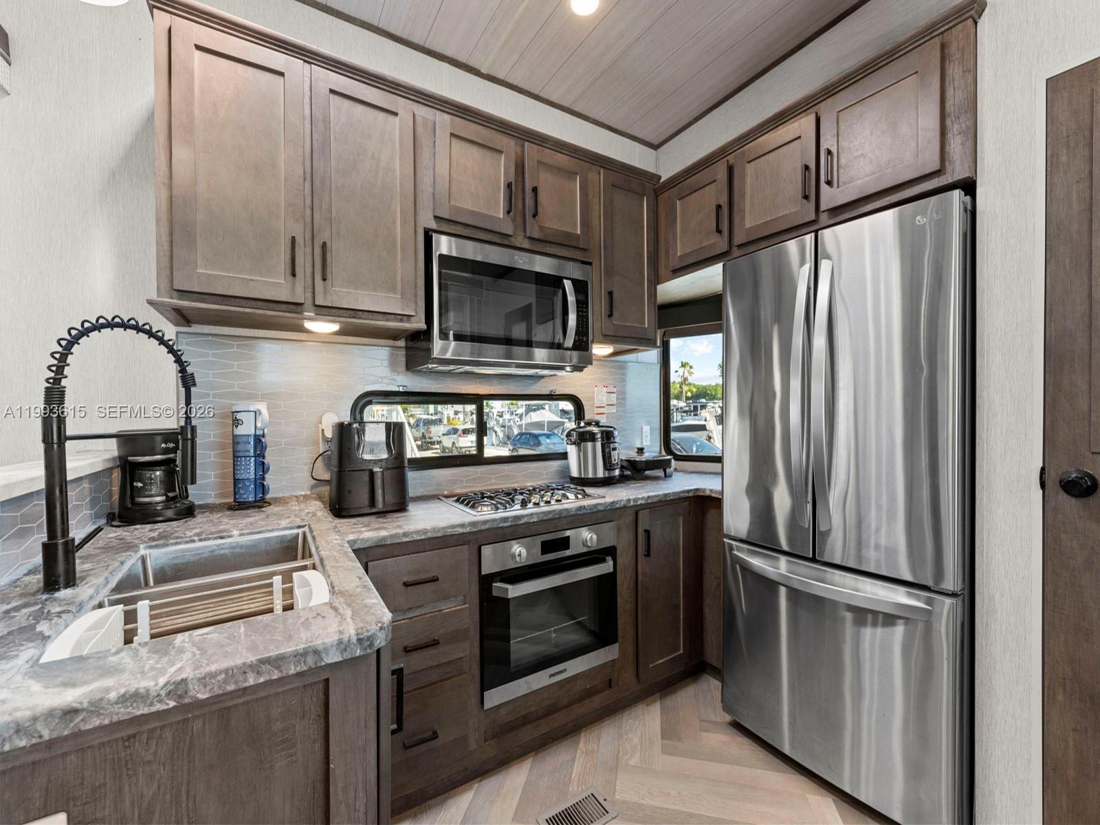 CALUSA CAMPGROUND - Residential