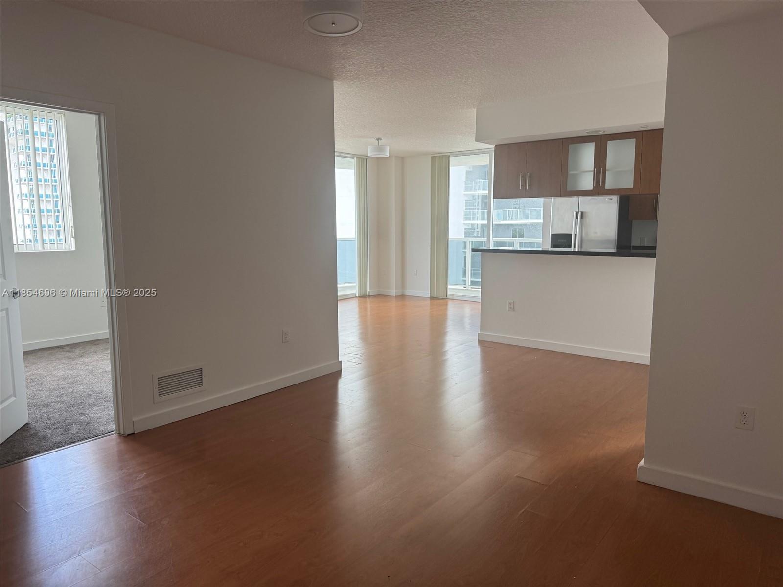 601 NE 23rd St 1402