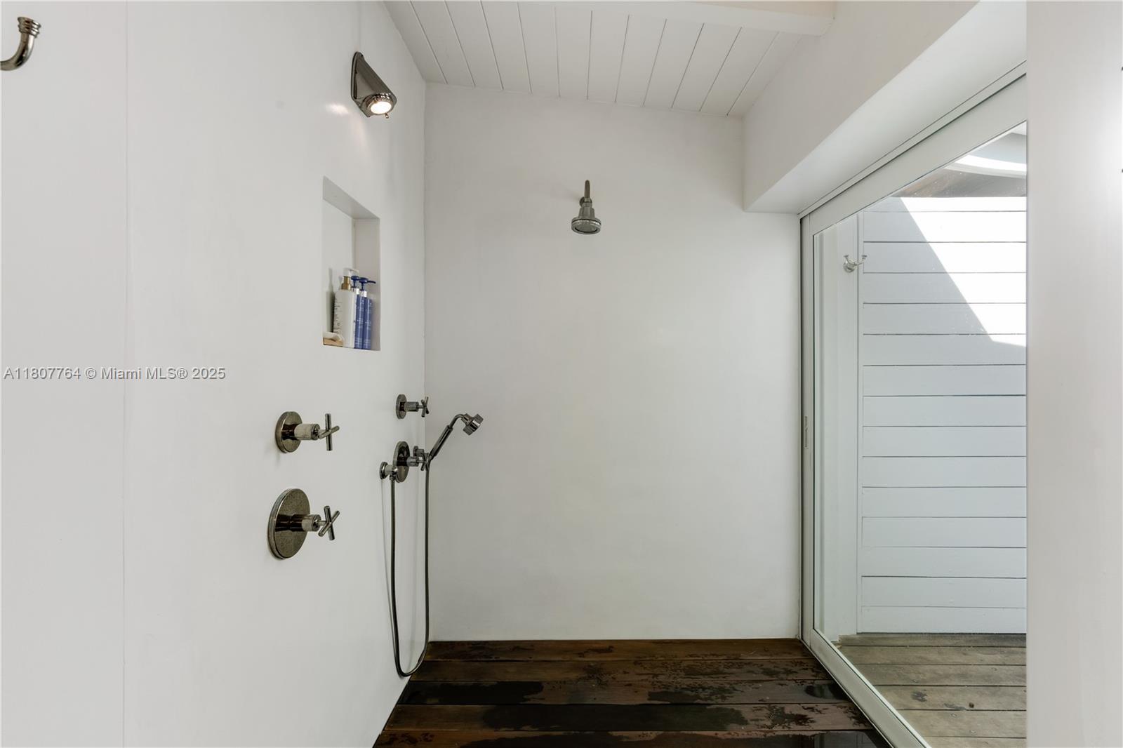 CAPE FLA SUB SEC 2 - Residential Lease