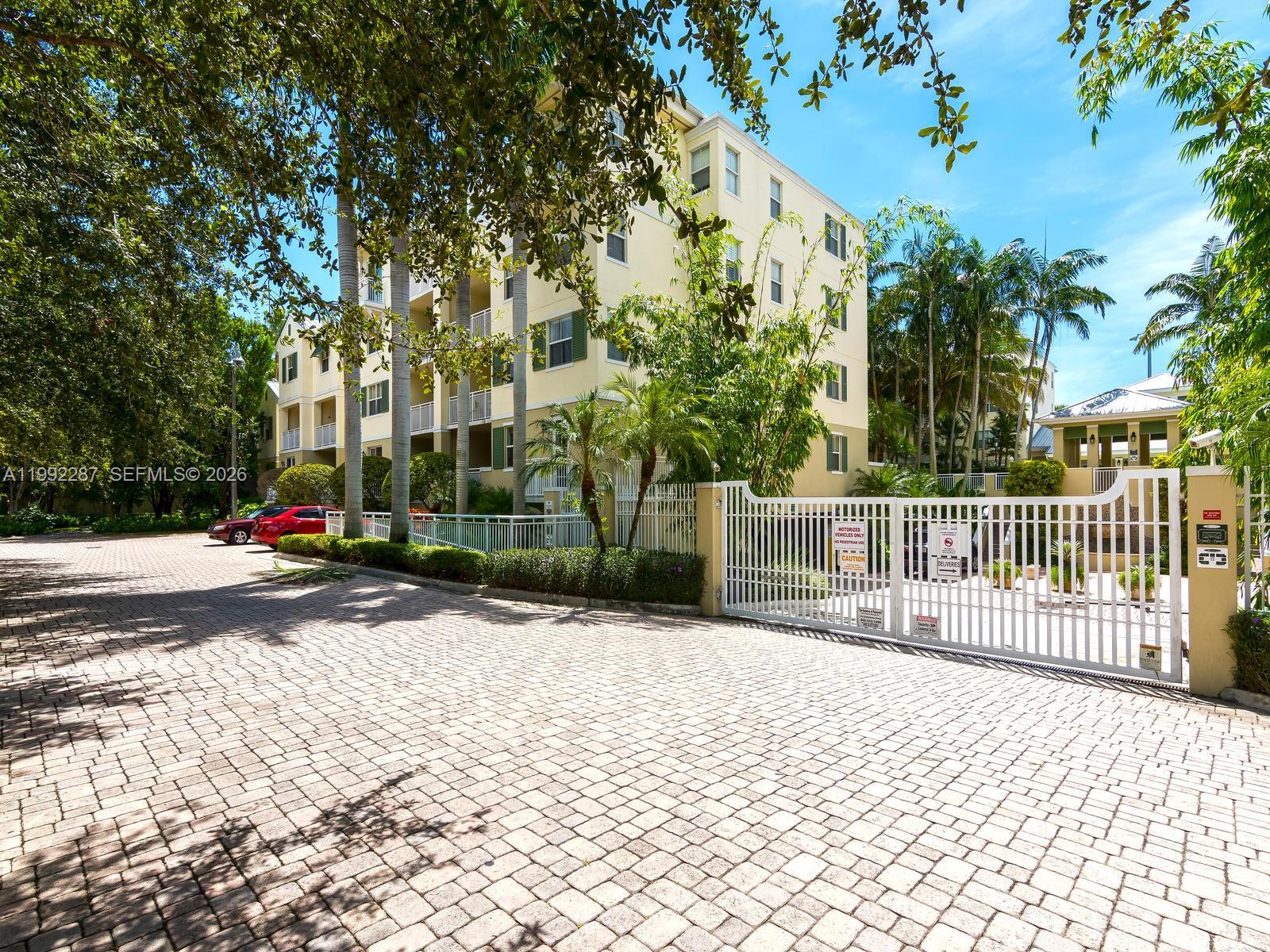 THE RESERVE OF PINECREST - Residential