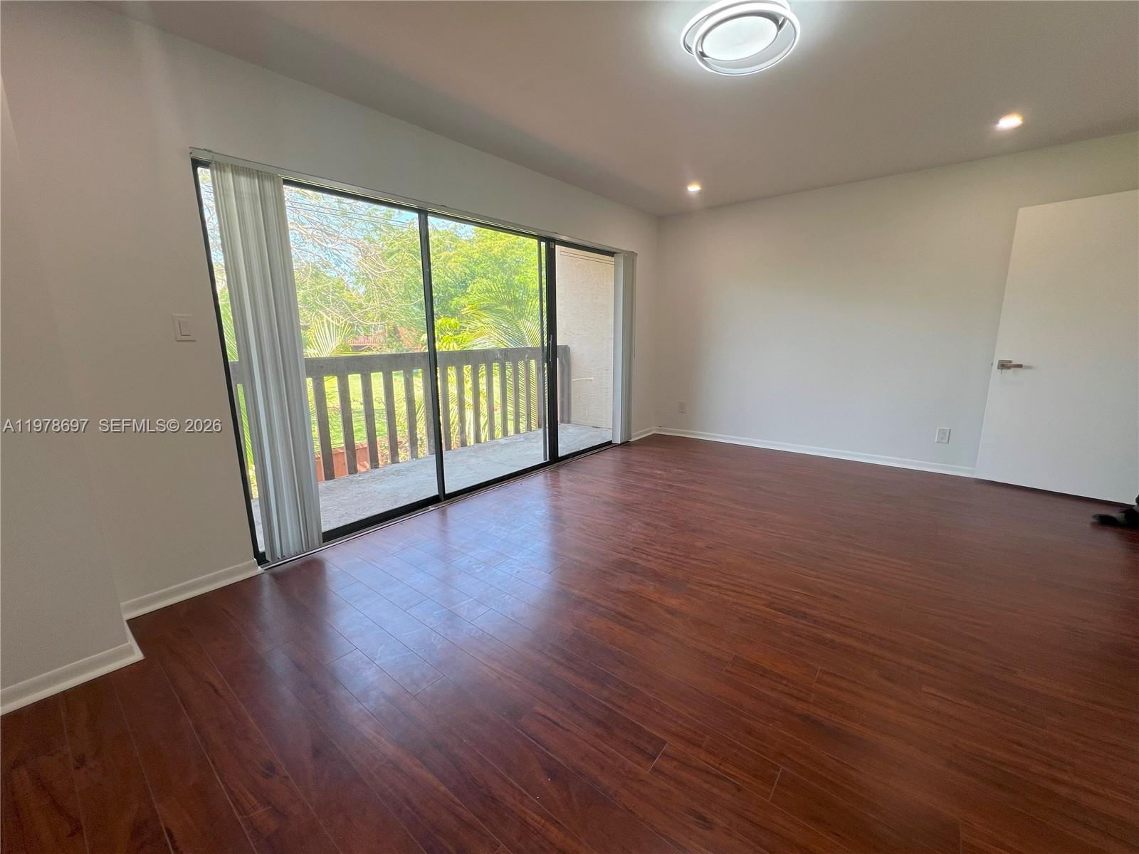 SNAPPER VILLAGE PHASE I S - Residential Lease