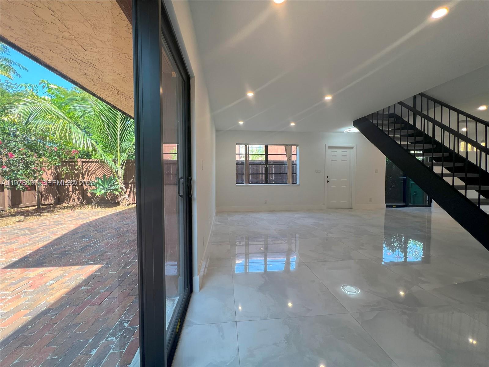 SNAPPER VILLAGE PHASE I S - Residential Lease