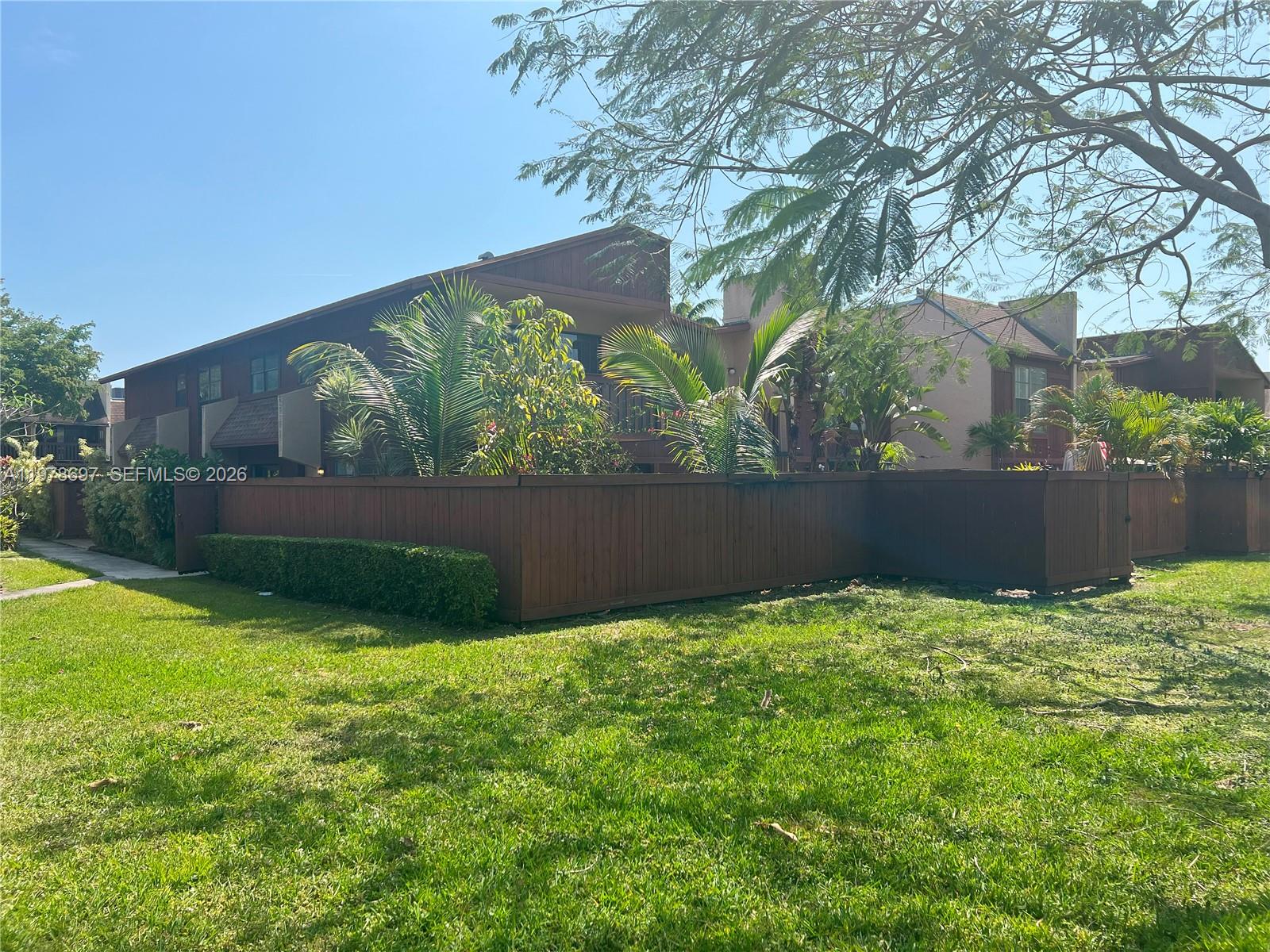 SNAPPER VILLAGE PHASE I S - Residential Lease