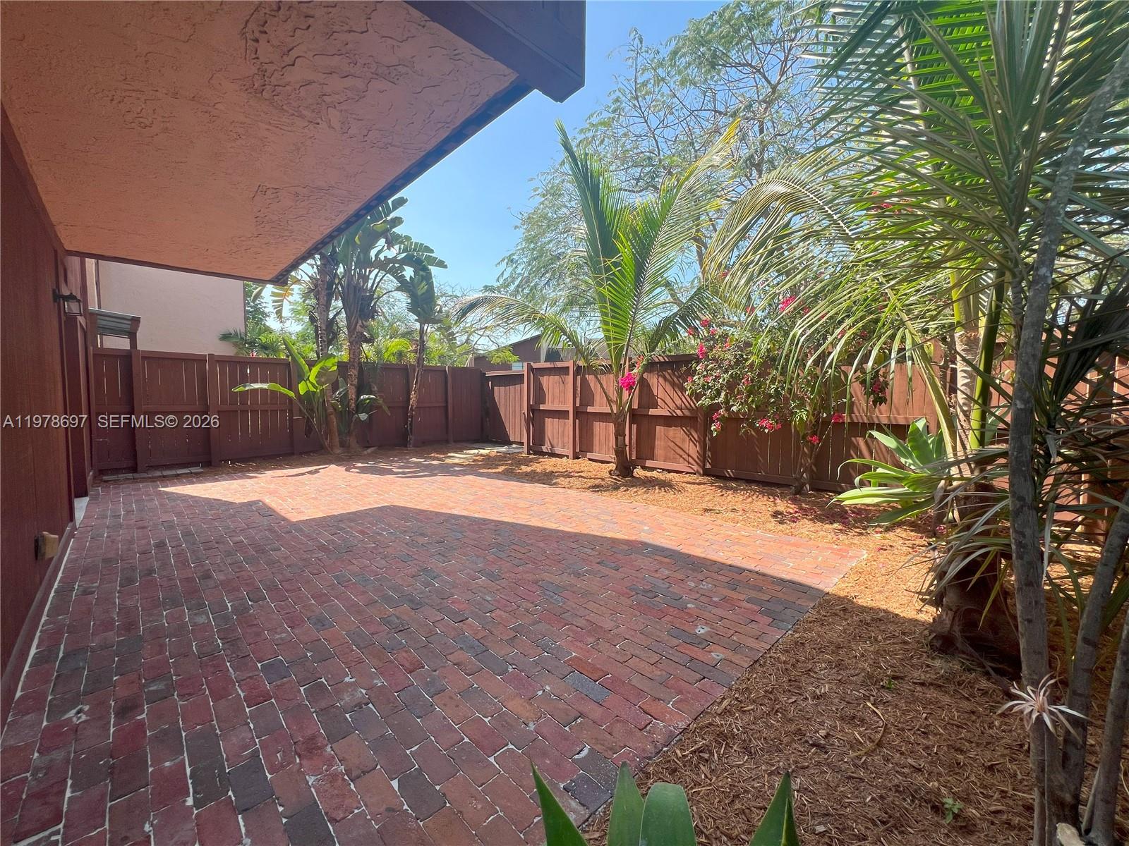 SNAPPER VILLAGE PHASE I S - Residential Lease