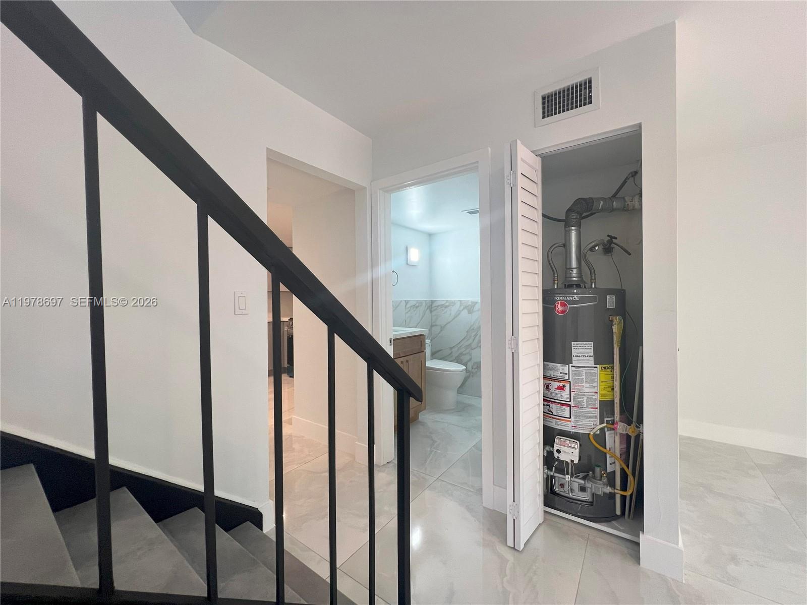 SNAPPER VILLAGE PHASE I S - Residential Lease