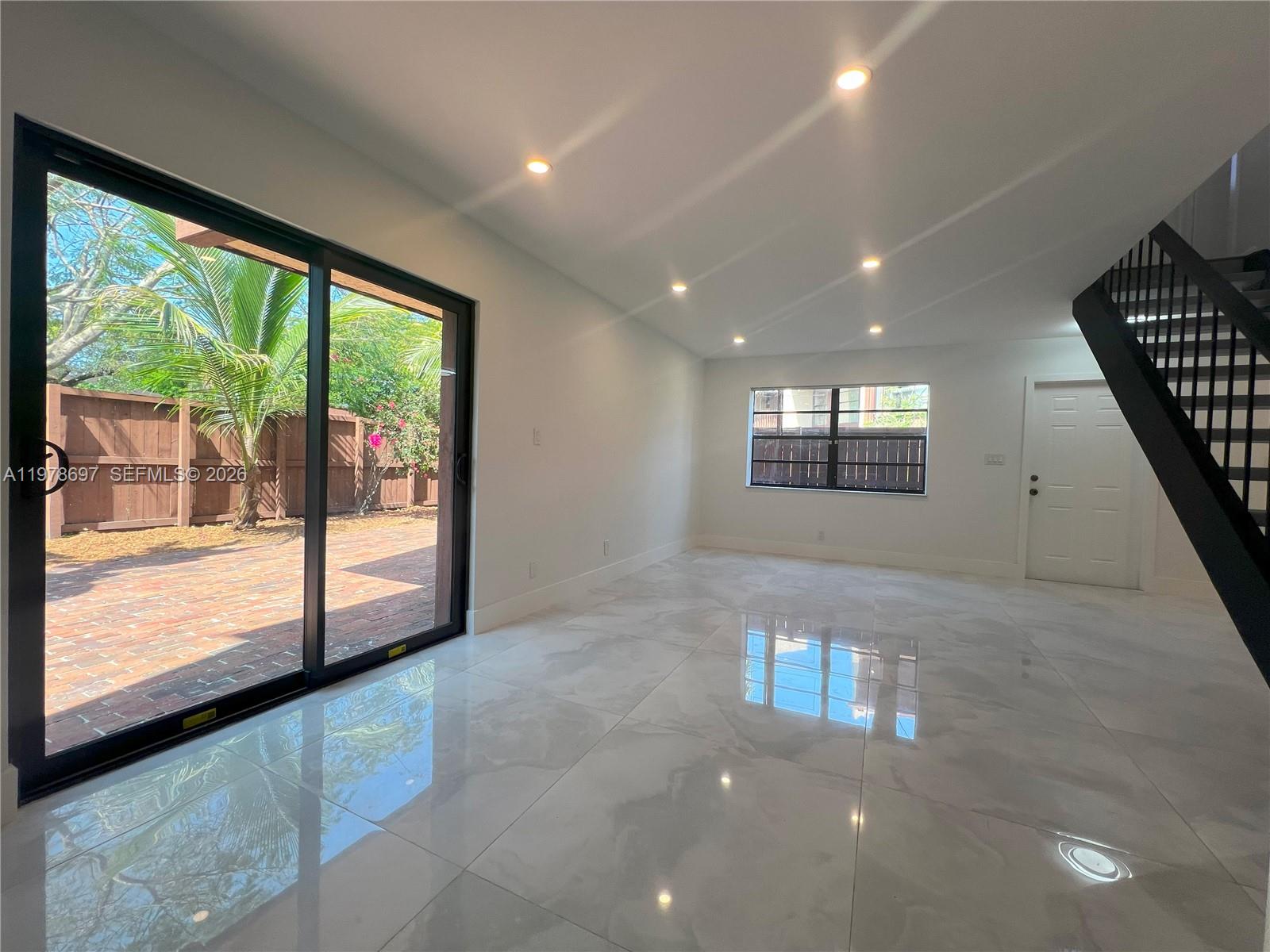 SNAPPER VILLAGE PHASE I S - Residential Lease