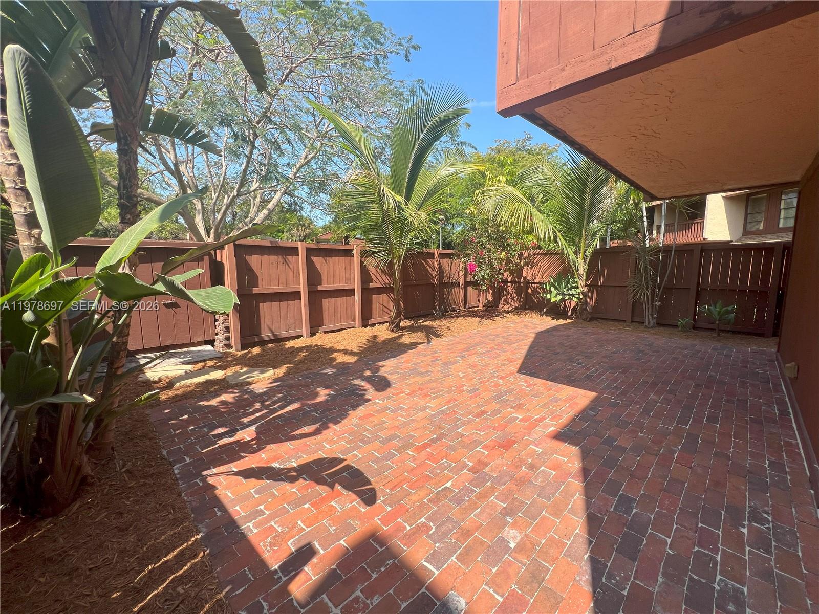 SNAPPER VILLAGE PHASE I S - Residential Lease