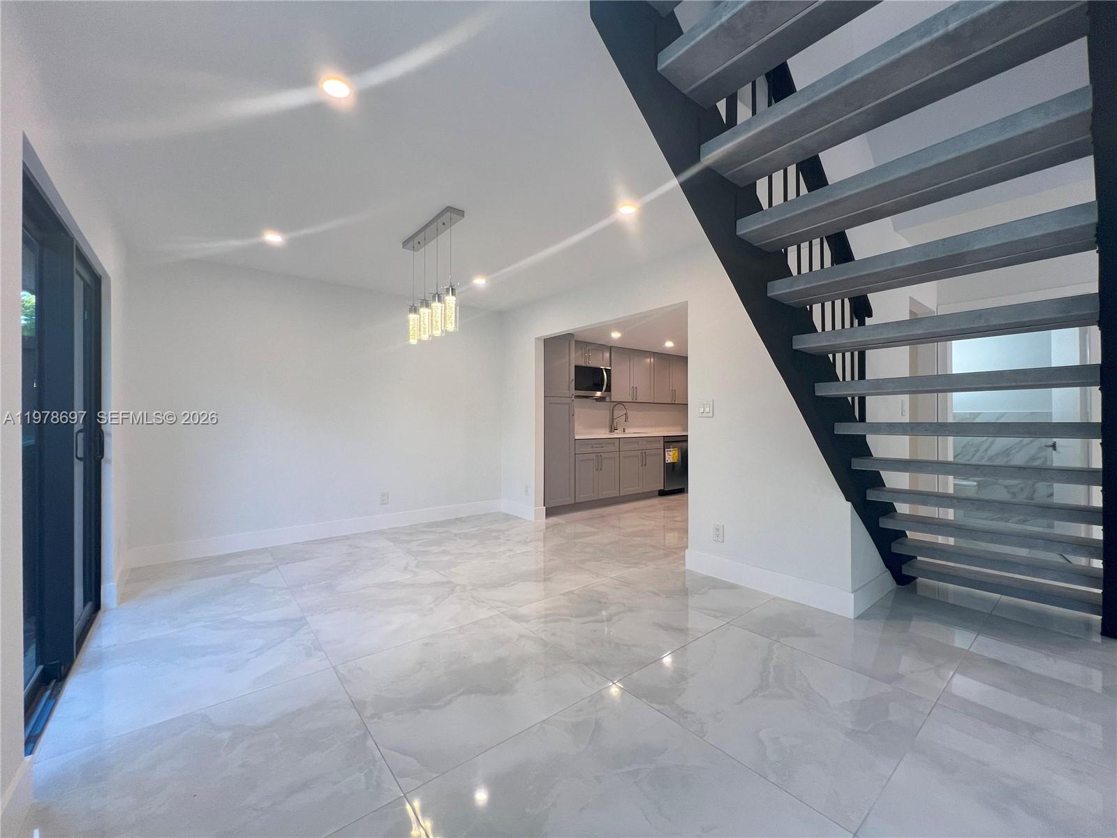 SNAPPER VILLAGE PHASE I S - Residential Lease