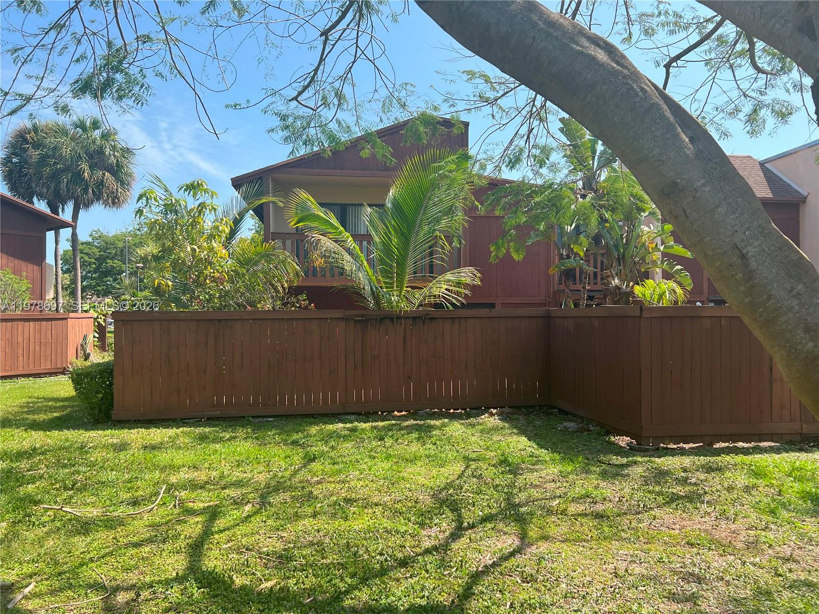 SNAPPER VILLAGE PHASE I S - Residential Lease