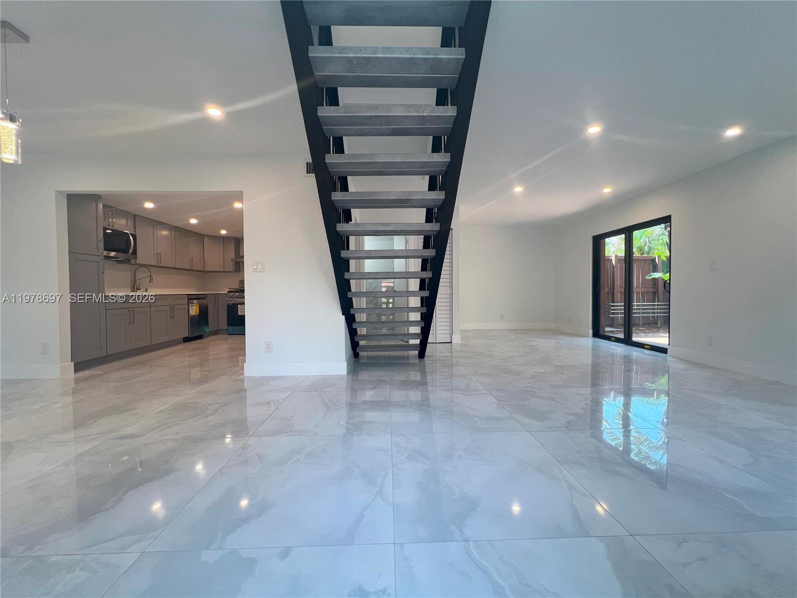 SNAPPER VILLAGE PHASE I S - Residential Lease