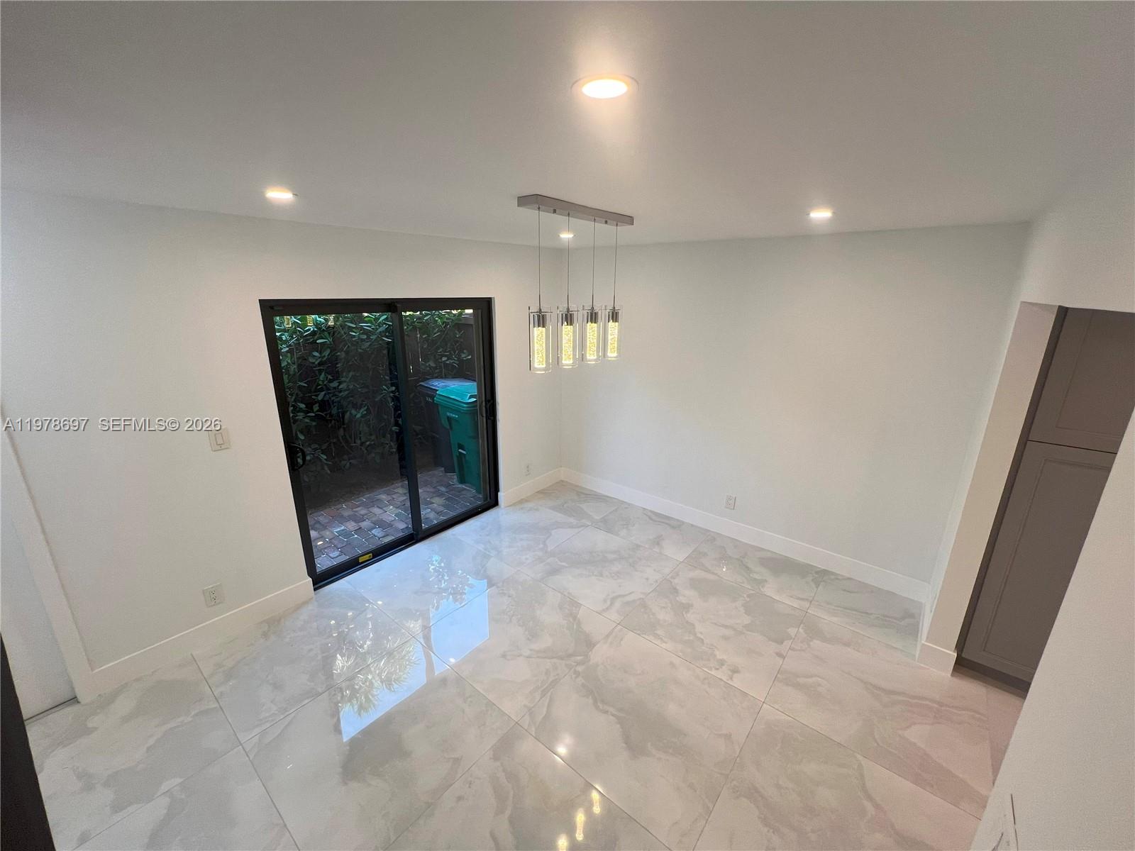 SNAPPER VILLAGE PHASE I S - Residential Lease