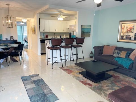 Photo of 12 Dorchester A #12, West Palm Beach, FL 33417 (MLS # A12019545)