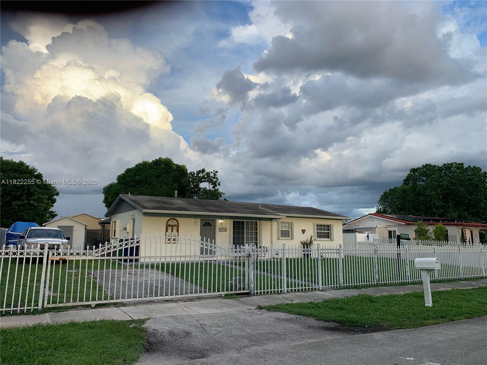 LESLIE ESTATES SEC 11 - Residential