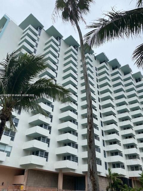 2899 Collins Ave 1002