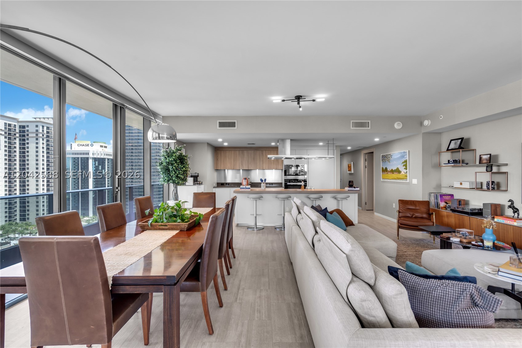 1000 Brickell Plz 2402