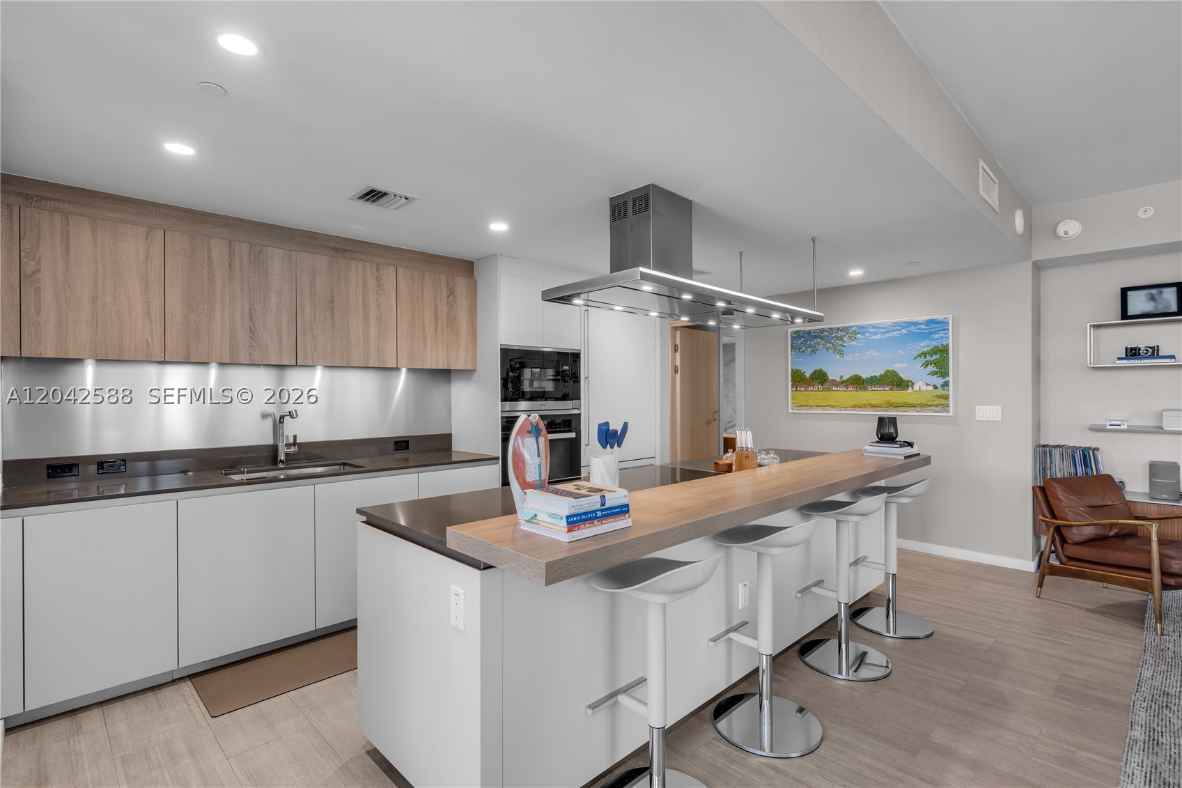 1000 Brickell Plz 2402