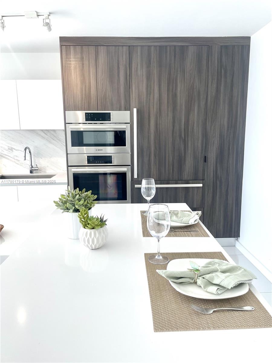 View photos, virtual tours, details... 851 NE 1st Ave 2004