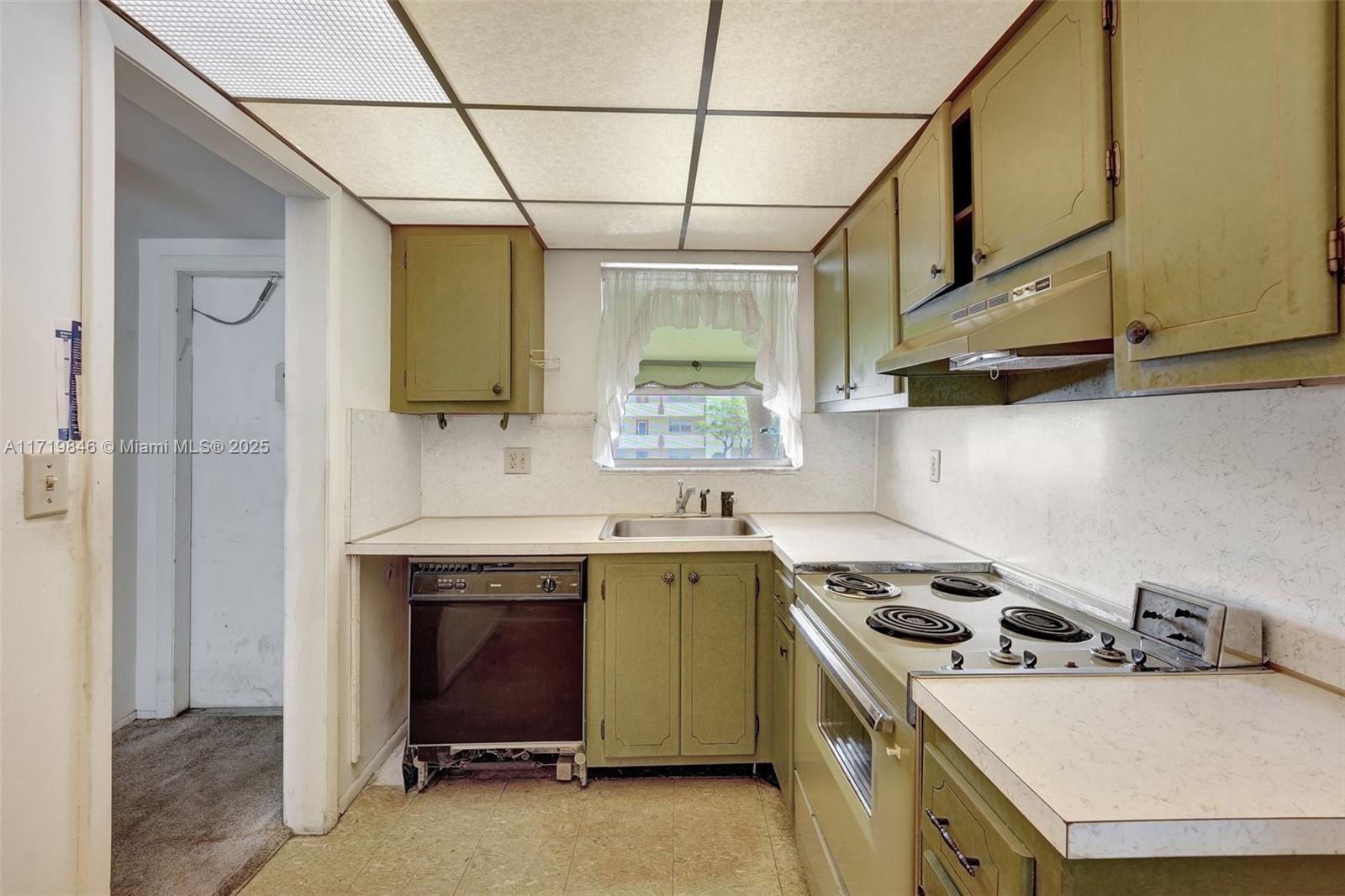 SUNRISE LAKES 17 CONDO - Residential