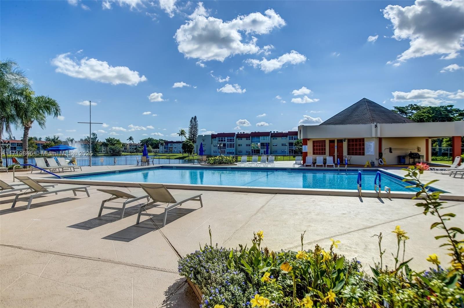 SUNRISE LAKES 17 CONDO - Residential