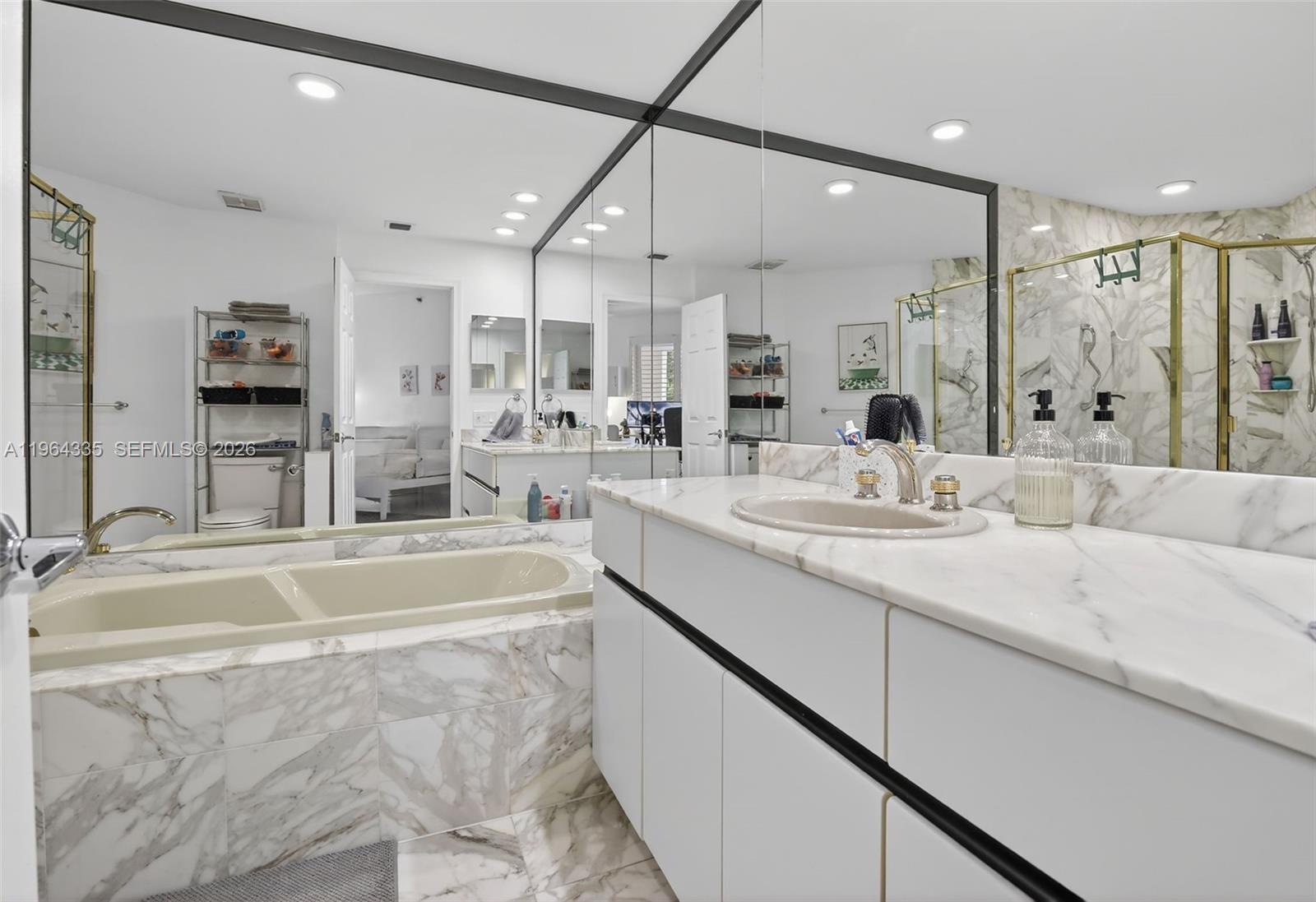 WILLIAMS ISLAND - Residential