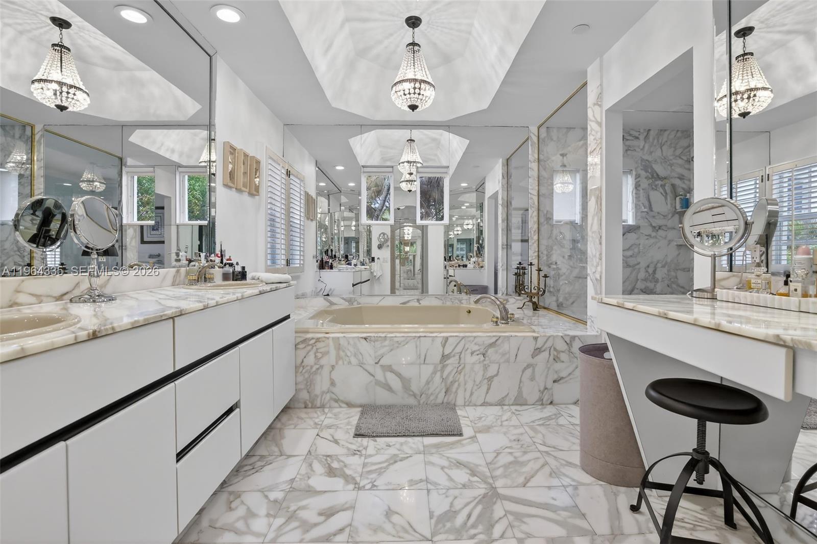 WILLIAMS ISLAND - Residential