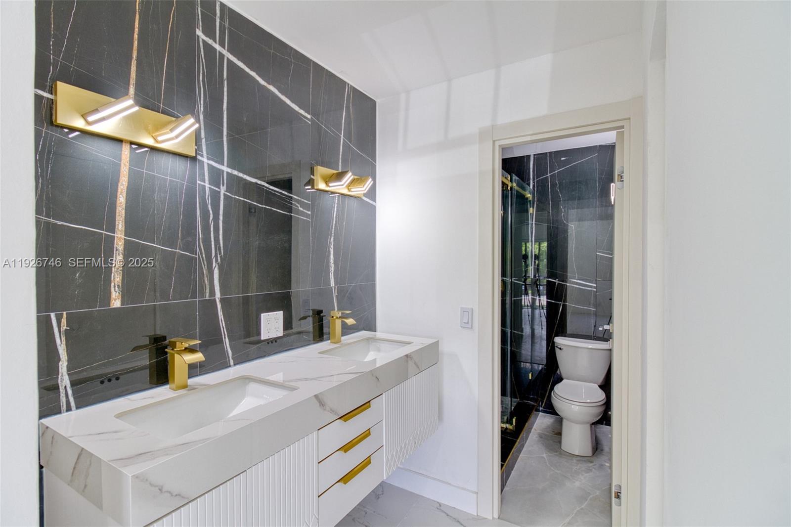 VILLAGE TOWNHOUSES NO TWO - Residential Lease