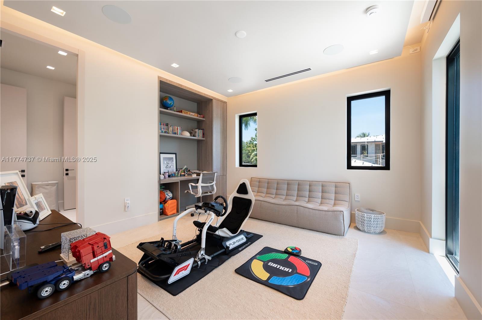 COCONUT PALM ESTATES - Residential