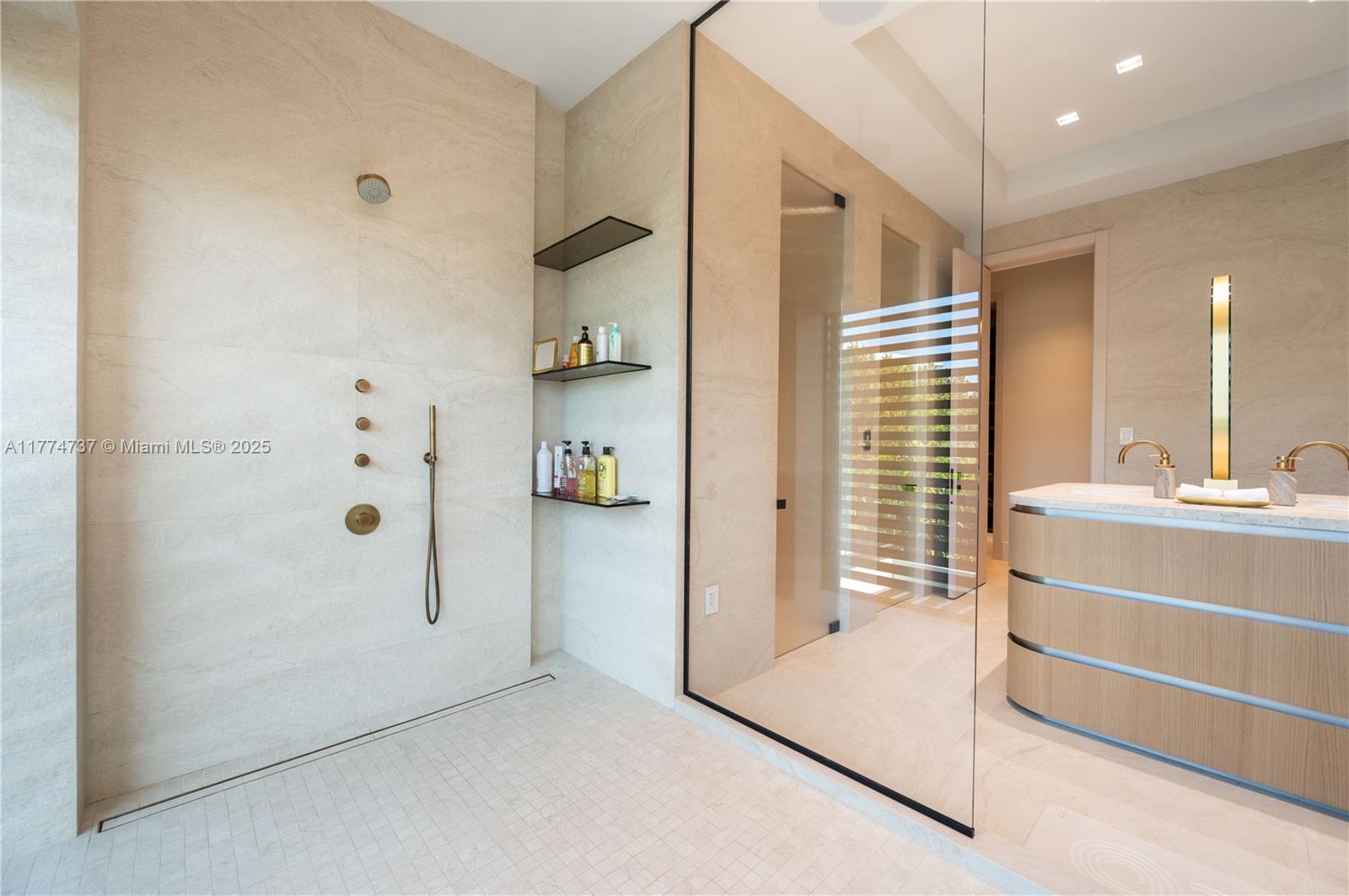 COCONUT PALM ESTATES - Residential