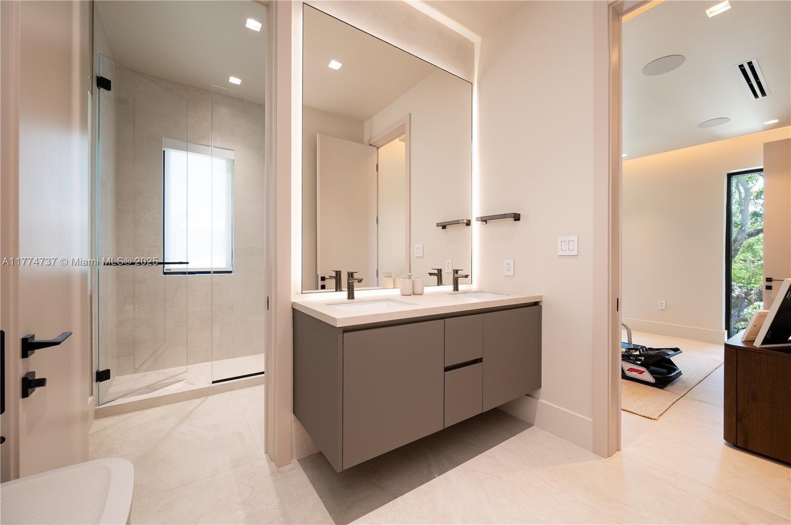 COCONUT PALM ESTATES - Residential