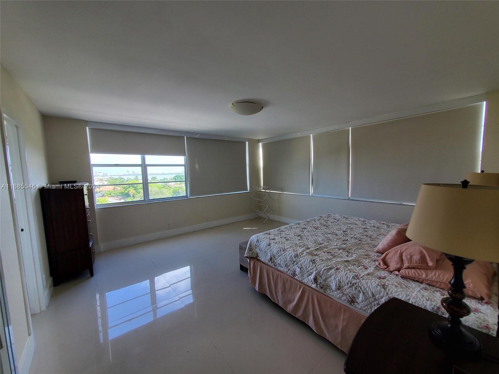 BAYVIEW TOWERS CONDO SOUT - Residential