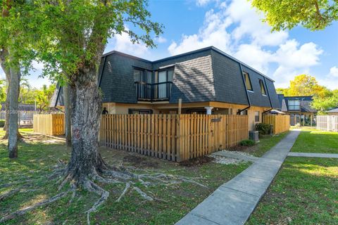 14210 SW 94th Cir Ln 104-35 Miami FL 33186