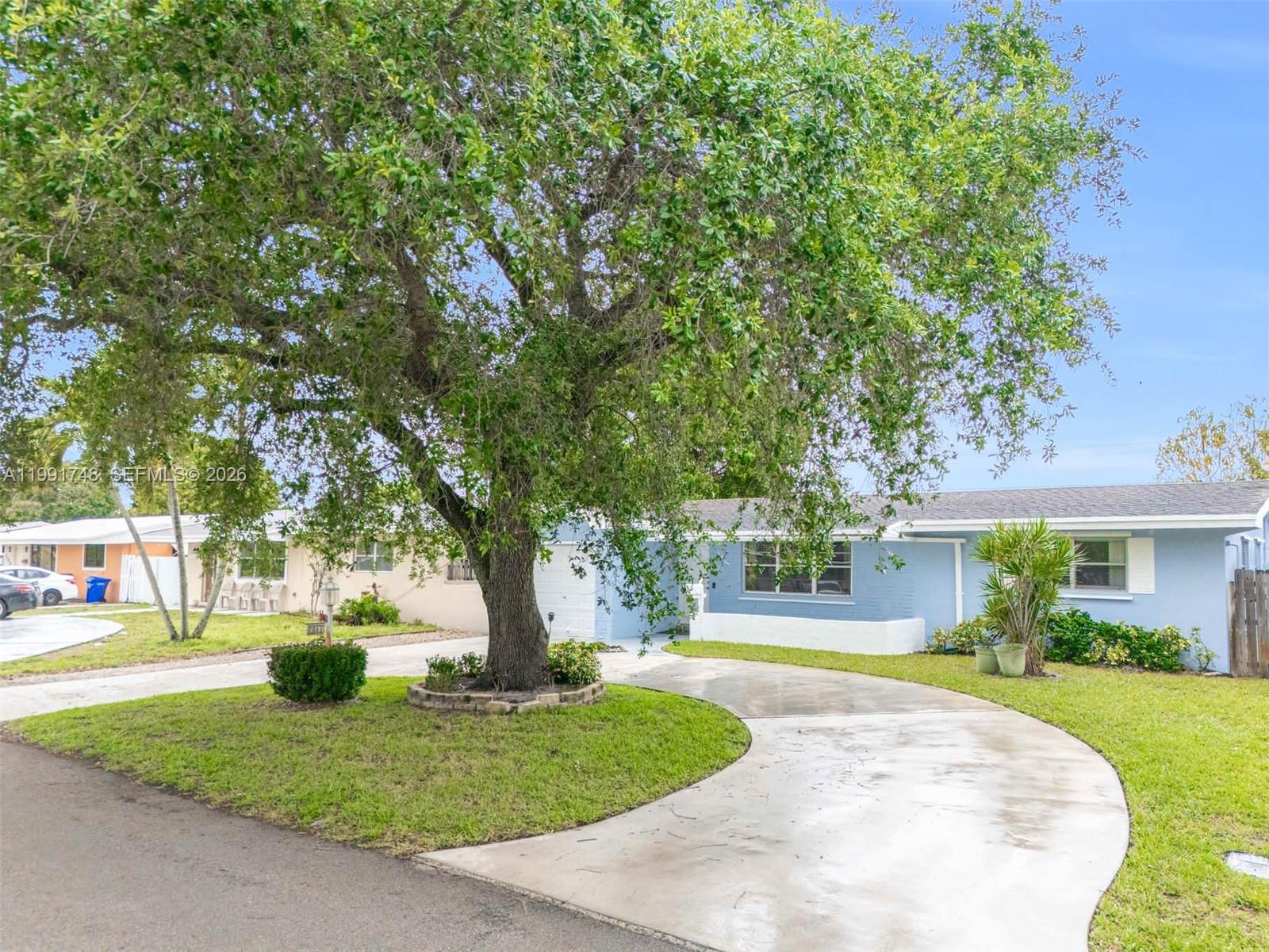 7811 NW 10th St 7811