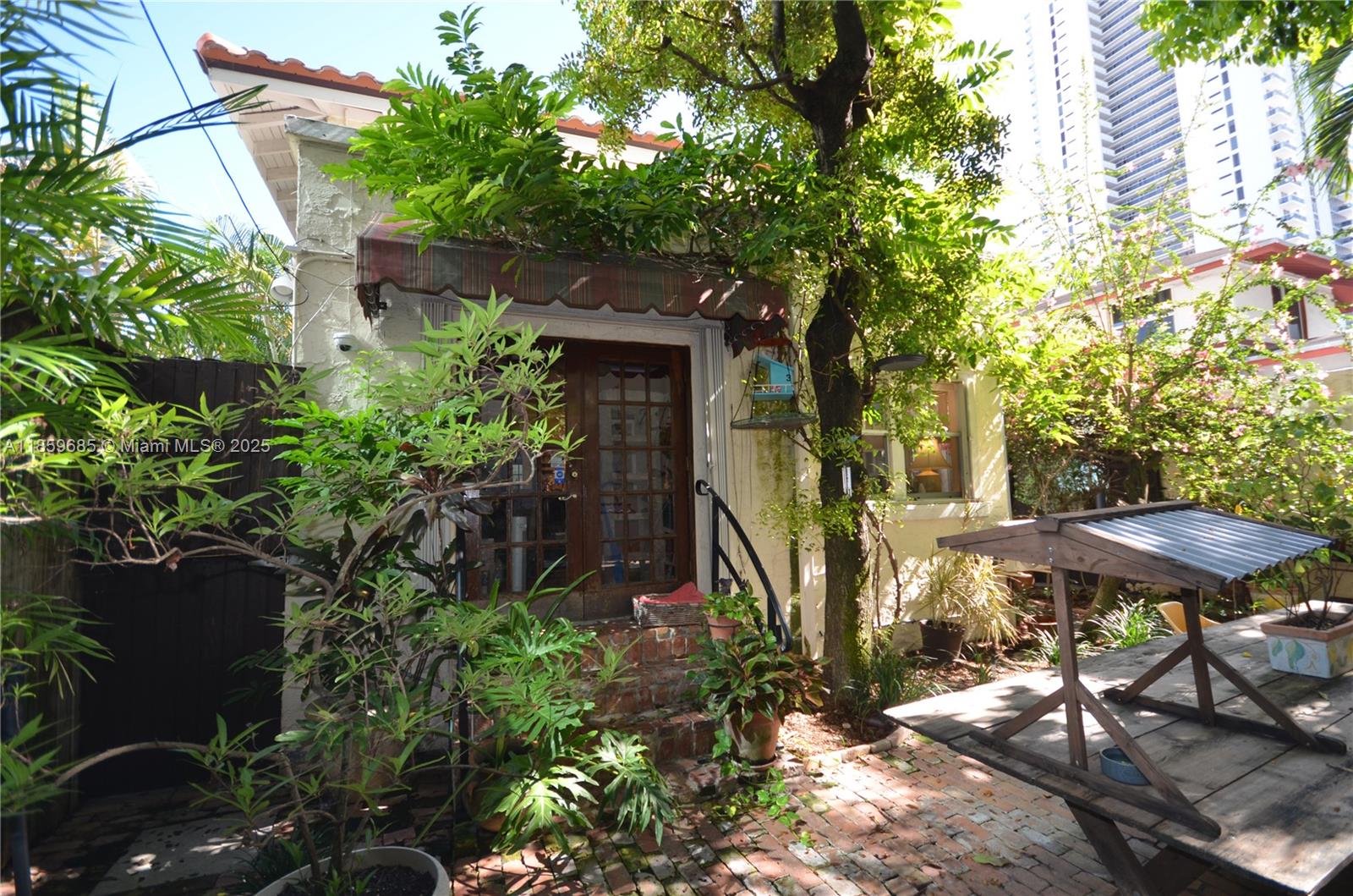 ESCOTTONIA PARK - Residential