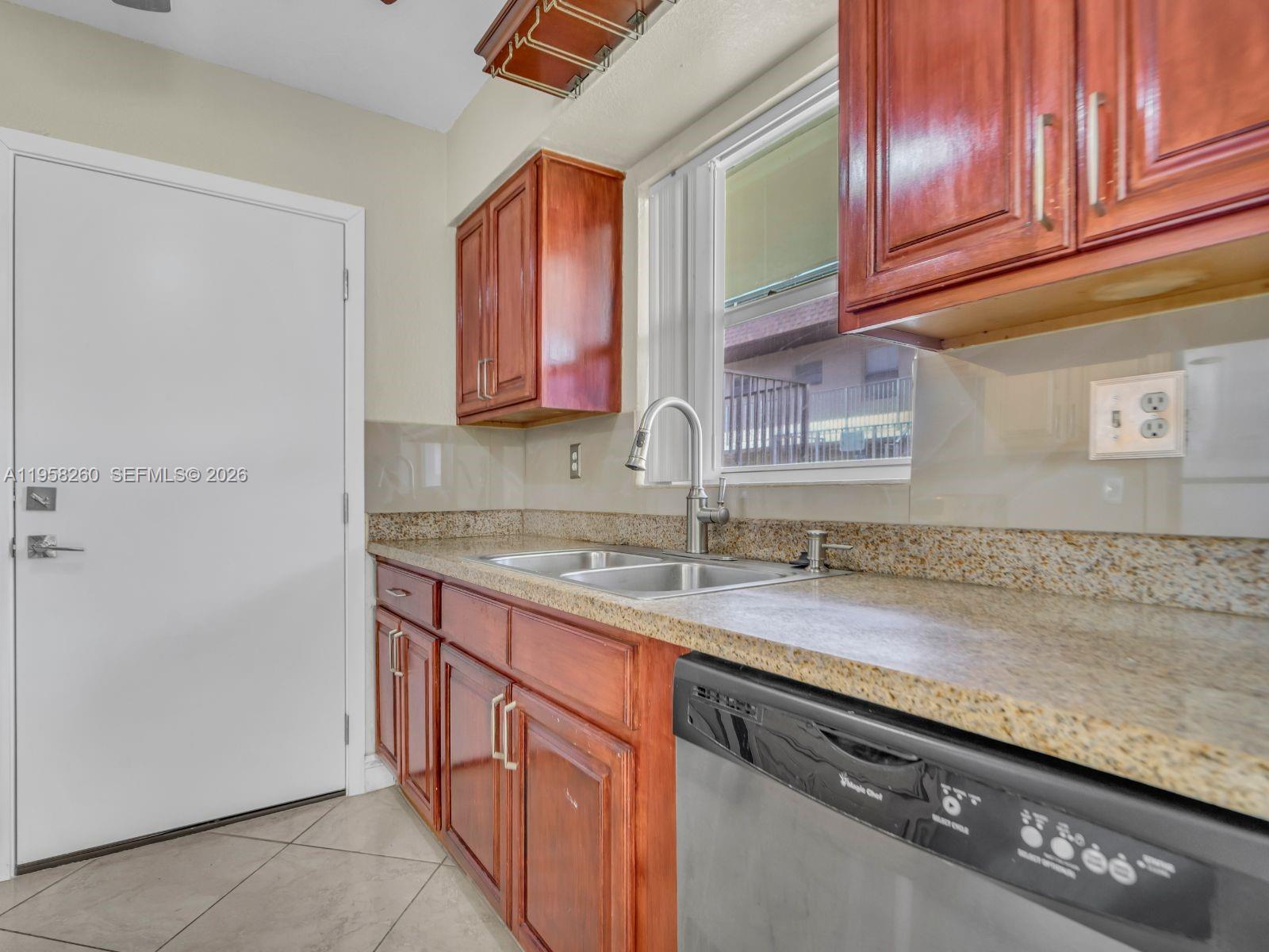 GALLOWOOD CONDO - Residential Lease