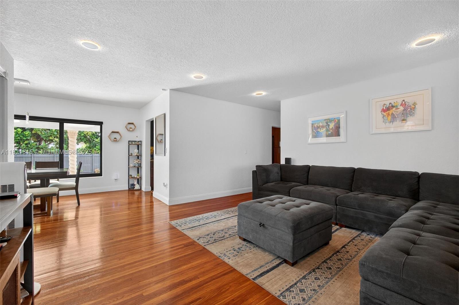 5861 W 2nd Ct