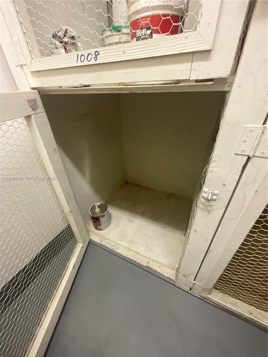 WILSHIRE CONDO - Residential Lease