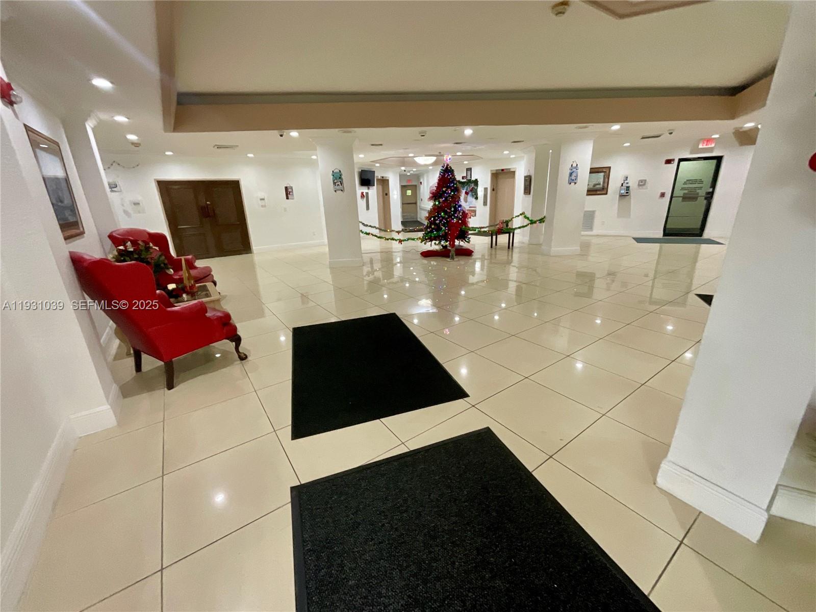 WILSHIRE CONDO - Residential Lease