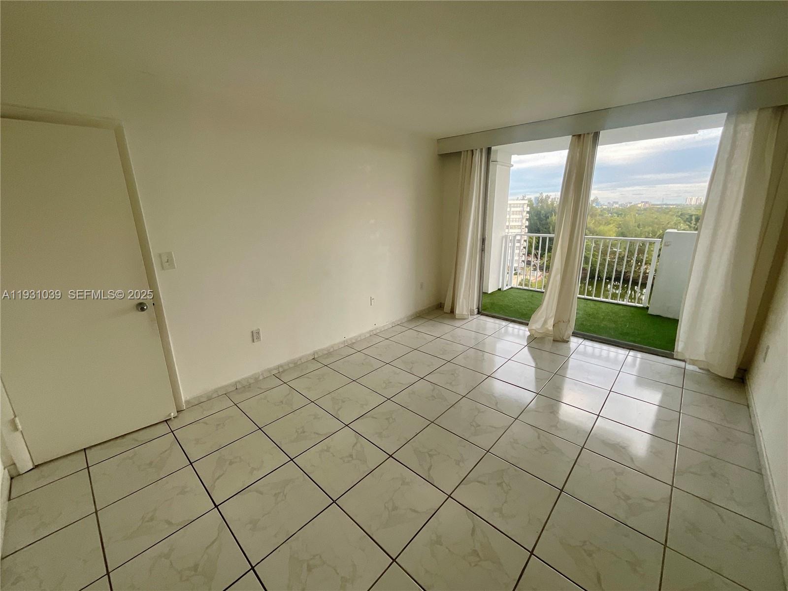 WILSHIRE CONDO - Residential Lease