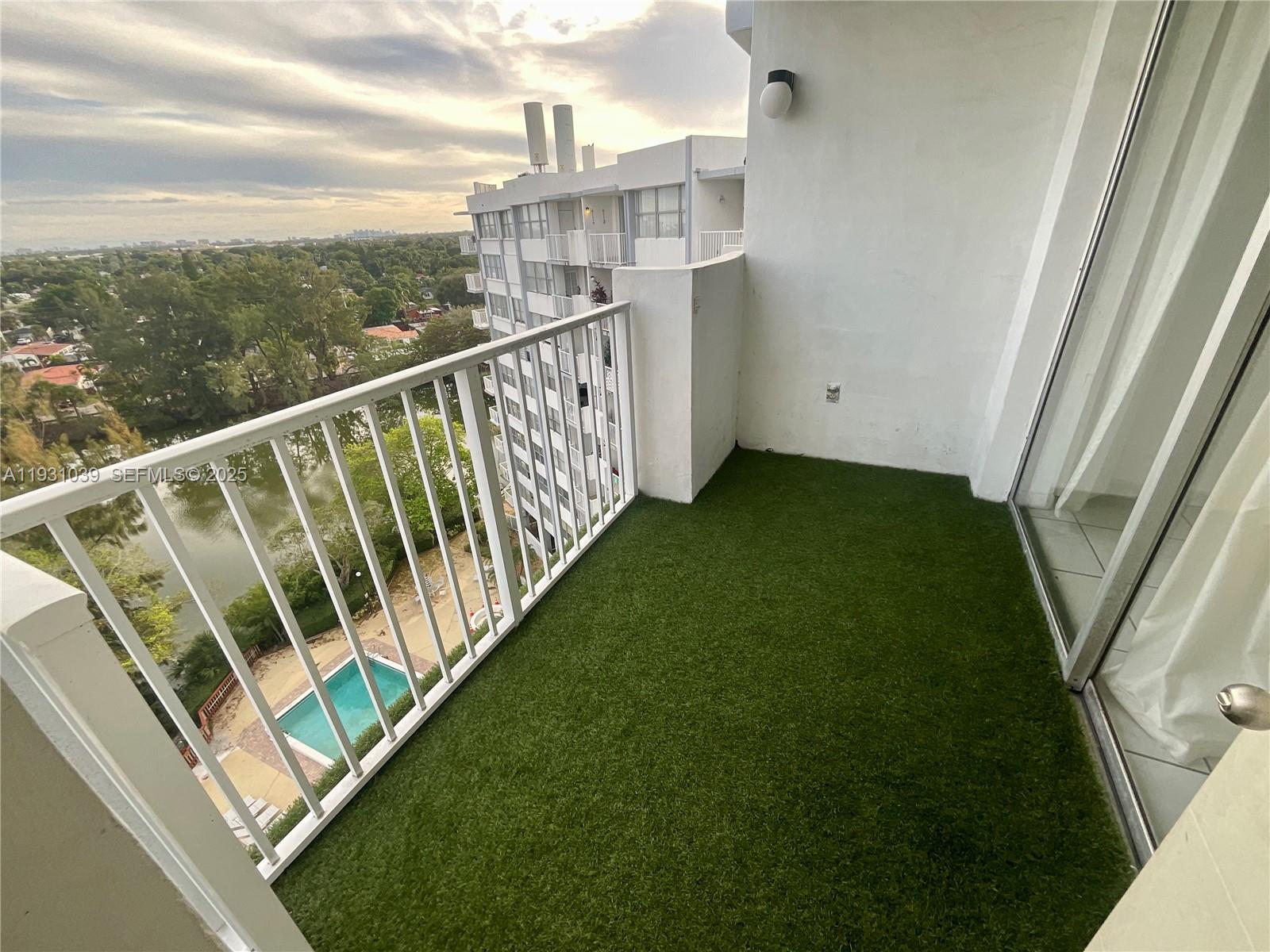 WILSHIRE CONDO - Residential Lease