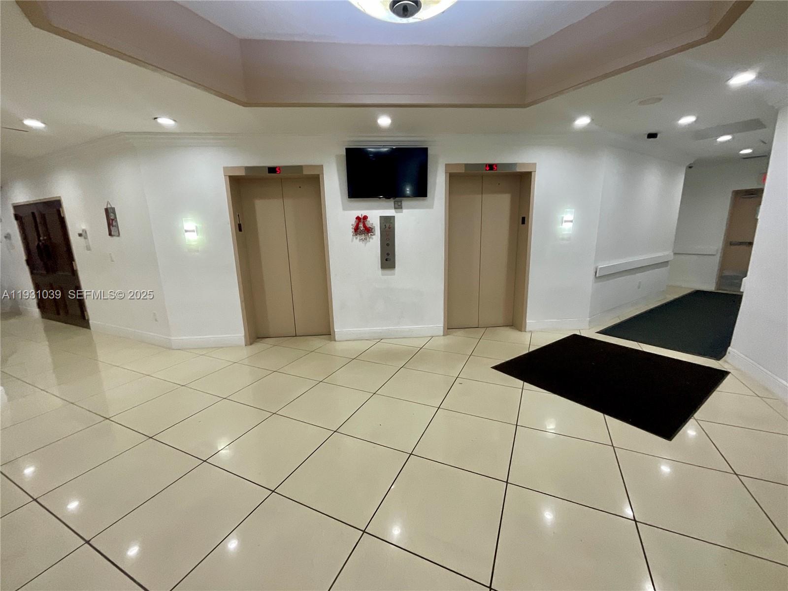 WILSHIRE CONDO - Residential Lease