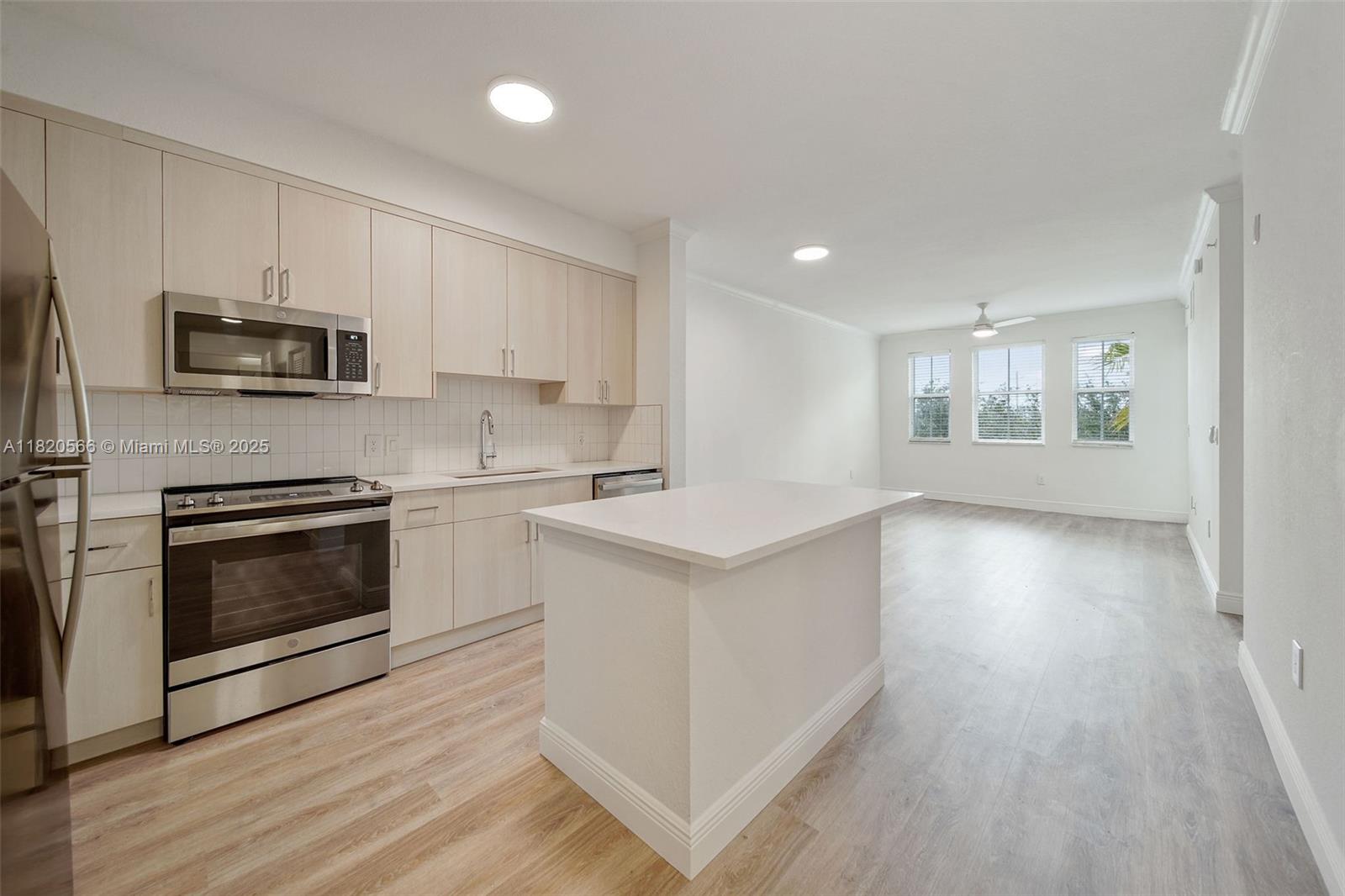 10170 SW 7th St 36-403