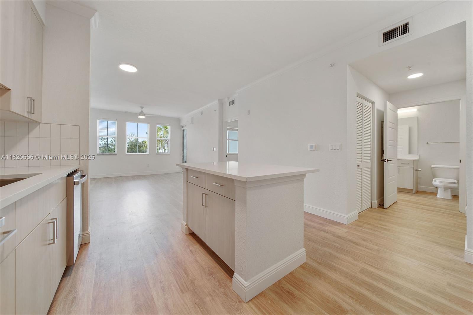 10170 SW 7th St 36-403