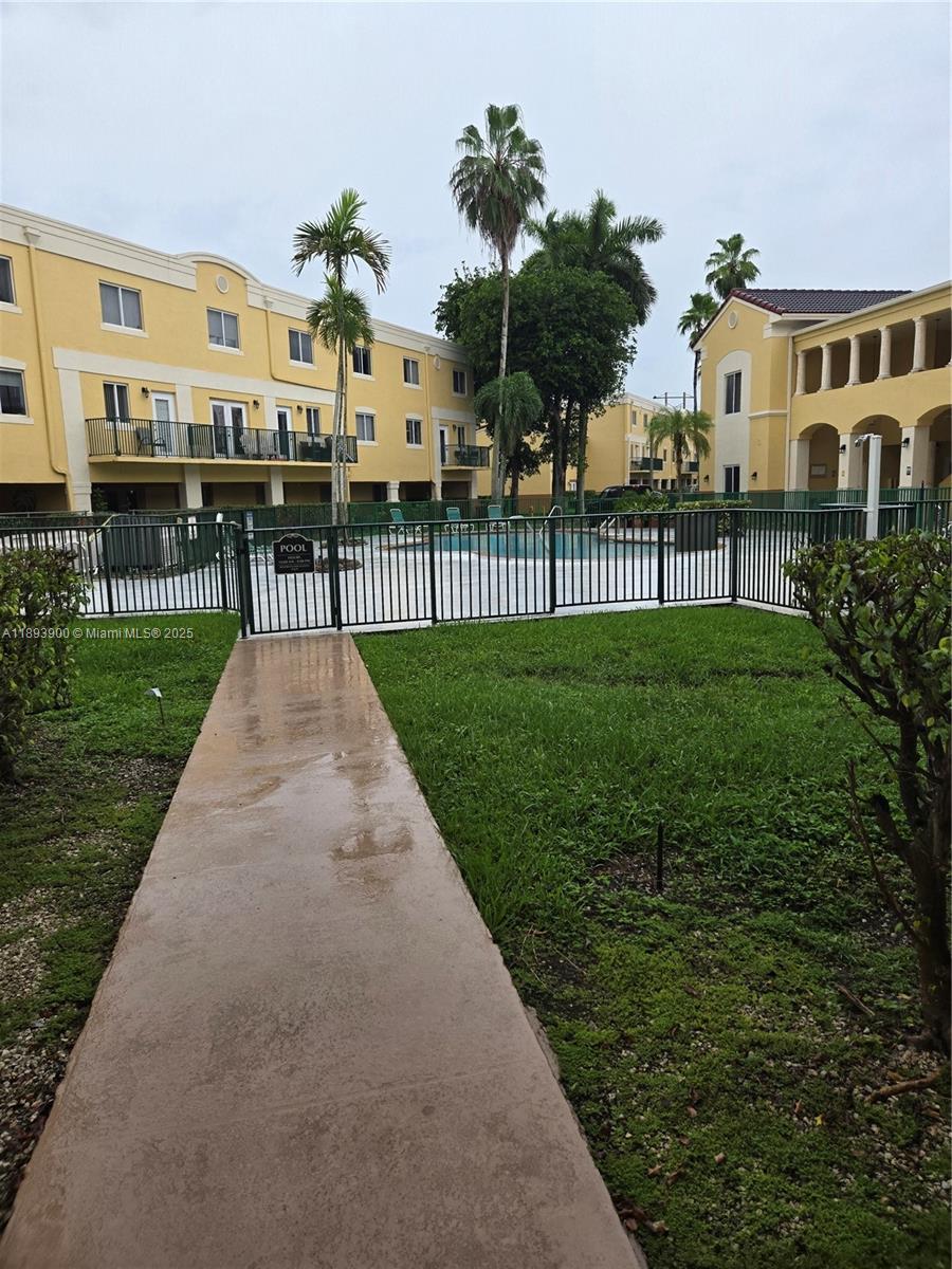 THE SHAMROCK CONDO - Residential Lease