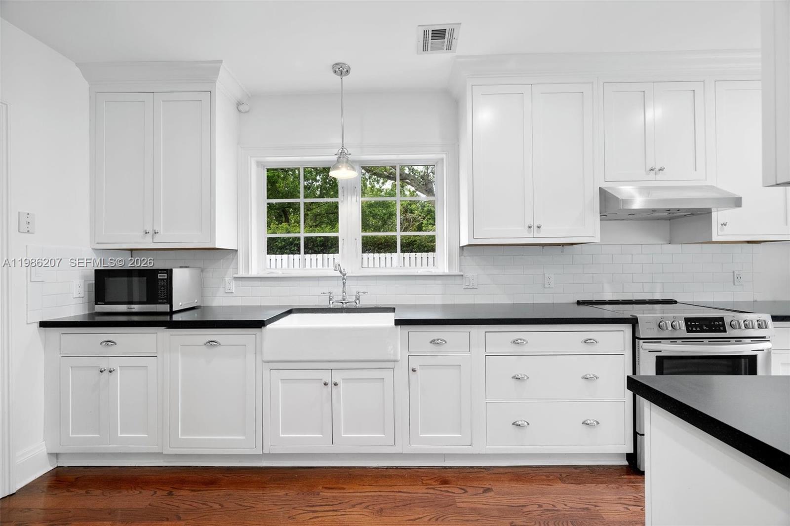 FIRST ADDN PASADENA PK - Residential Lease