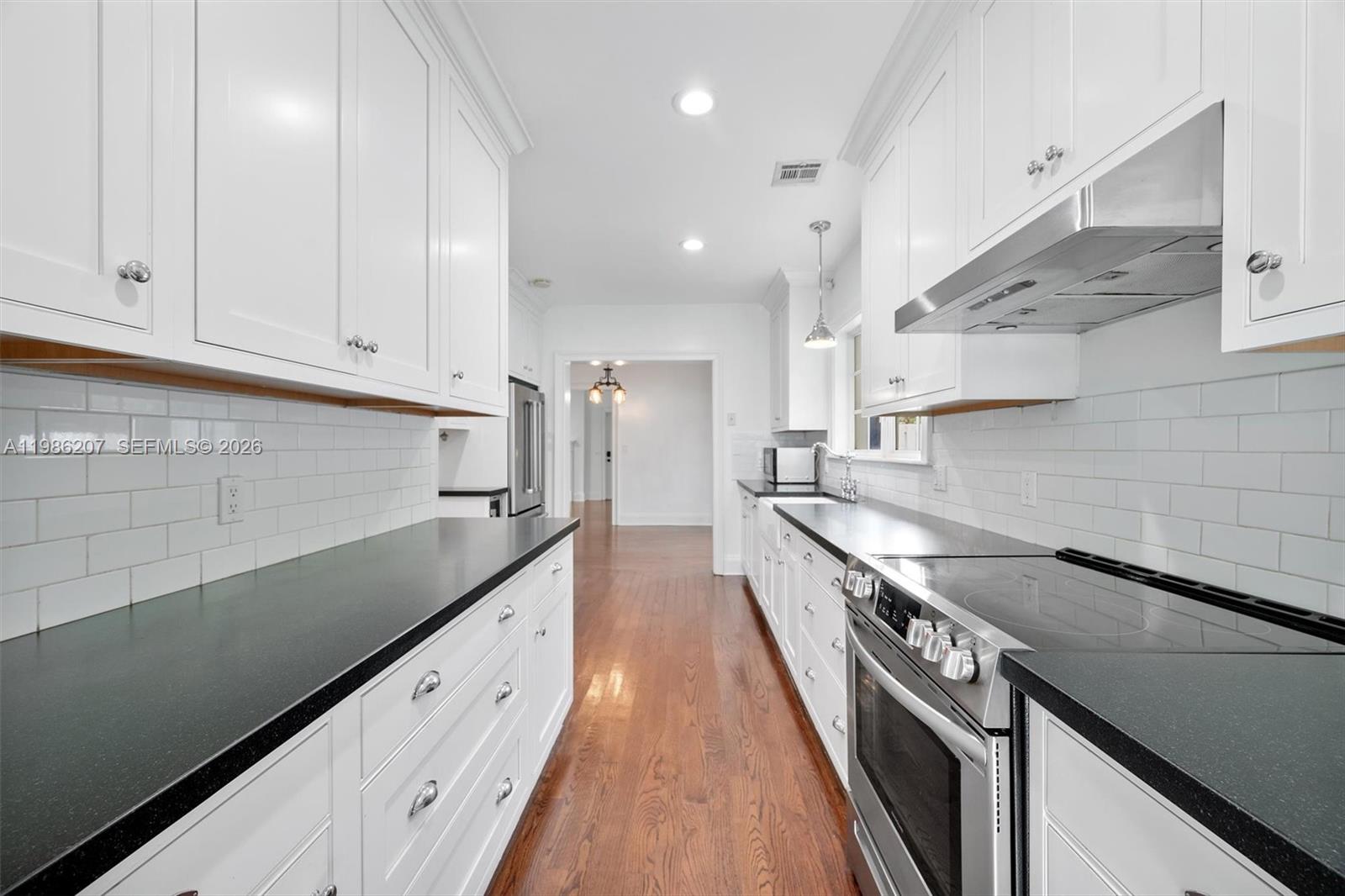 FIRST ADDN PASADENA PK - Residential Lease