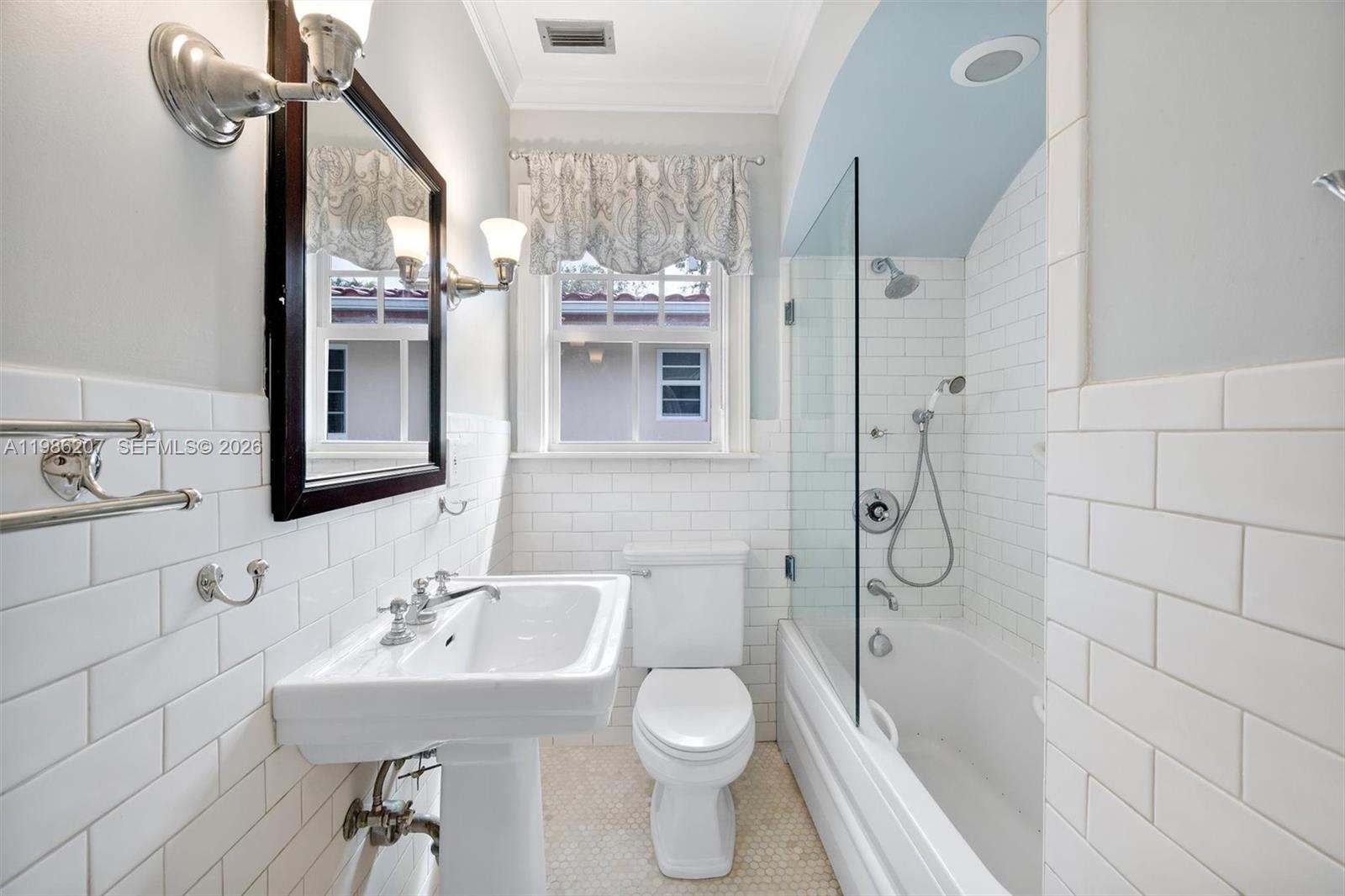 FIRST ADDN PASADENA PK - Residential Lease