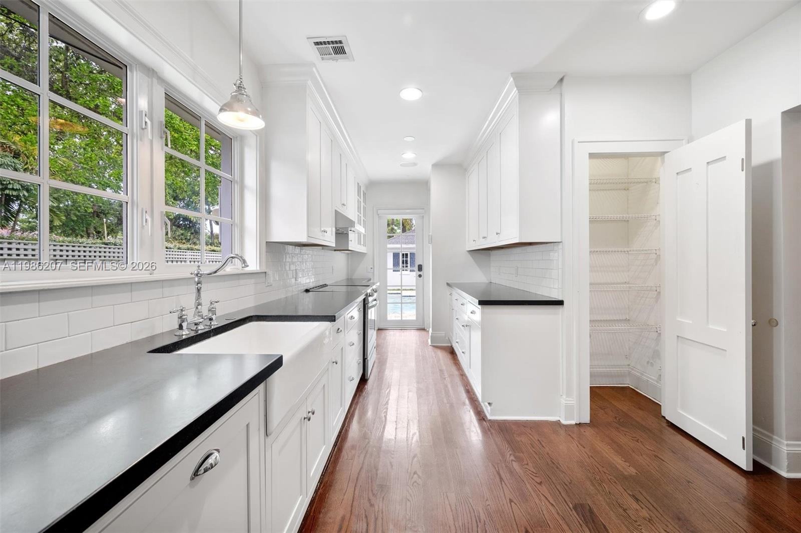 FIRST ADDN PASADENA PK - Residential Lease